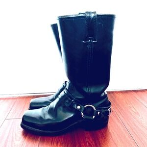Beautiful Frye boots special edition - size 8